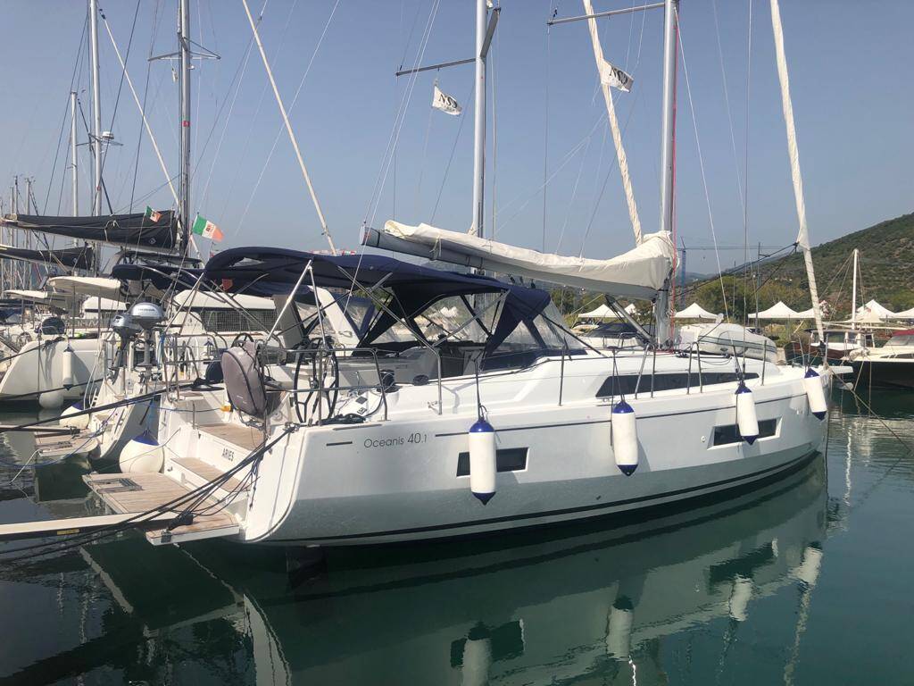 Oceanis 40.1  • Aries