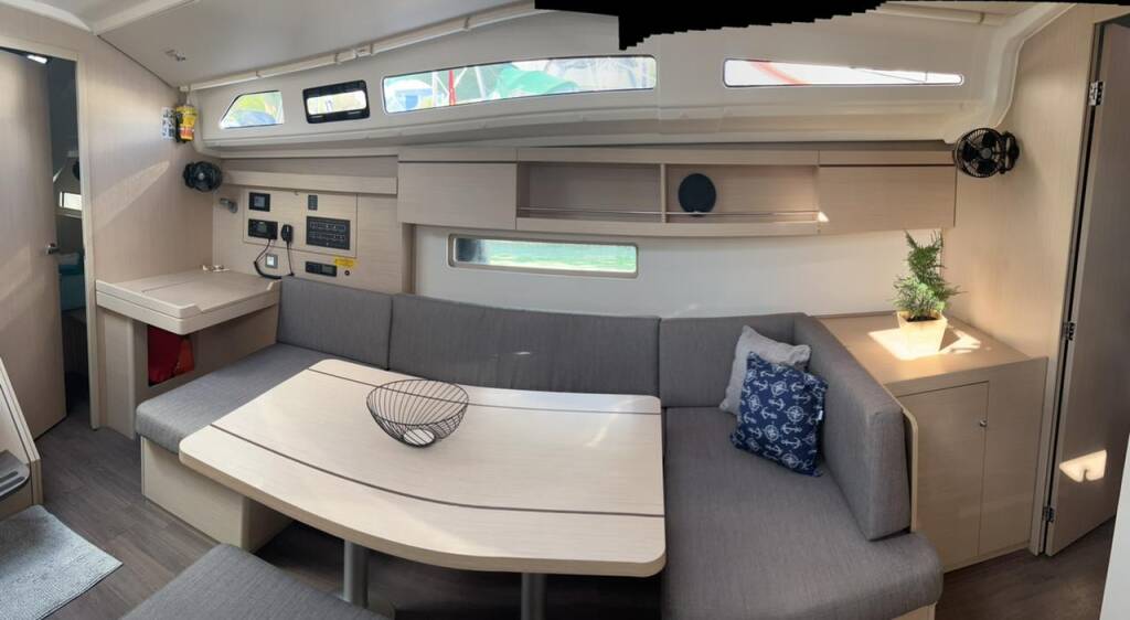 Oceanis 40.1 Saiph  (Electric Heads, Inverter)