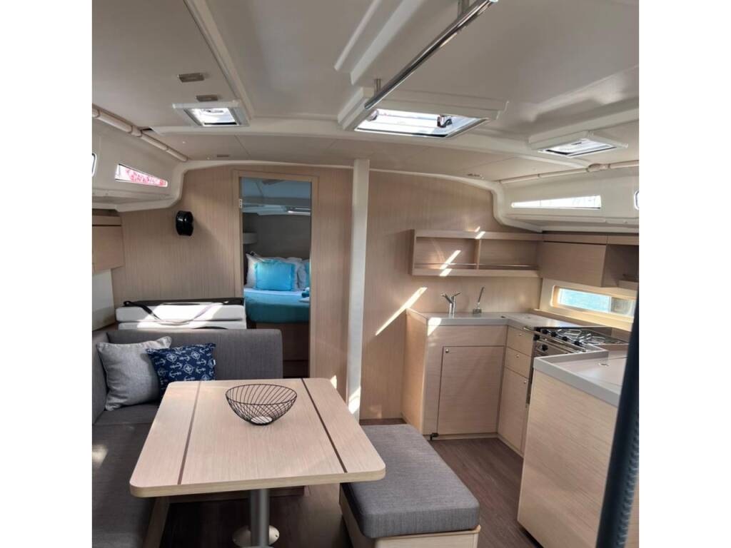 Oceanis 40.1 Saiph  (Electric Heads, Inverter)