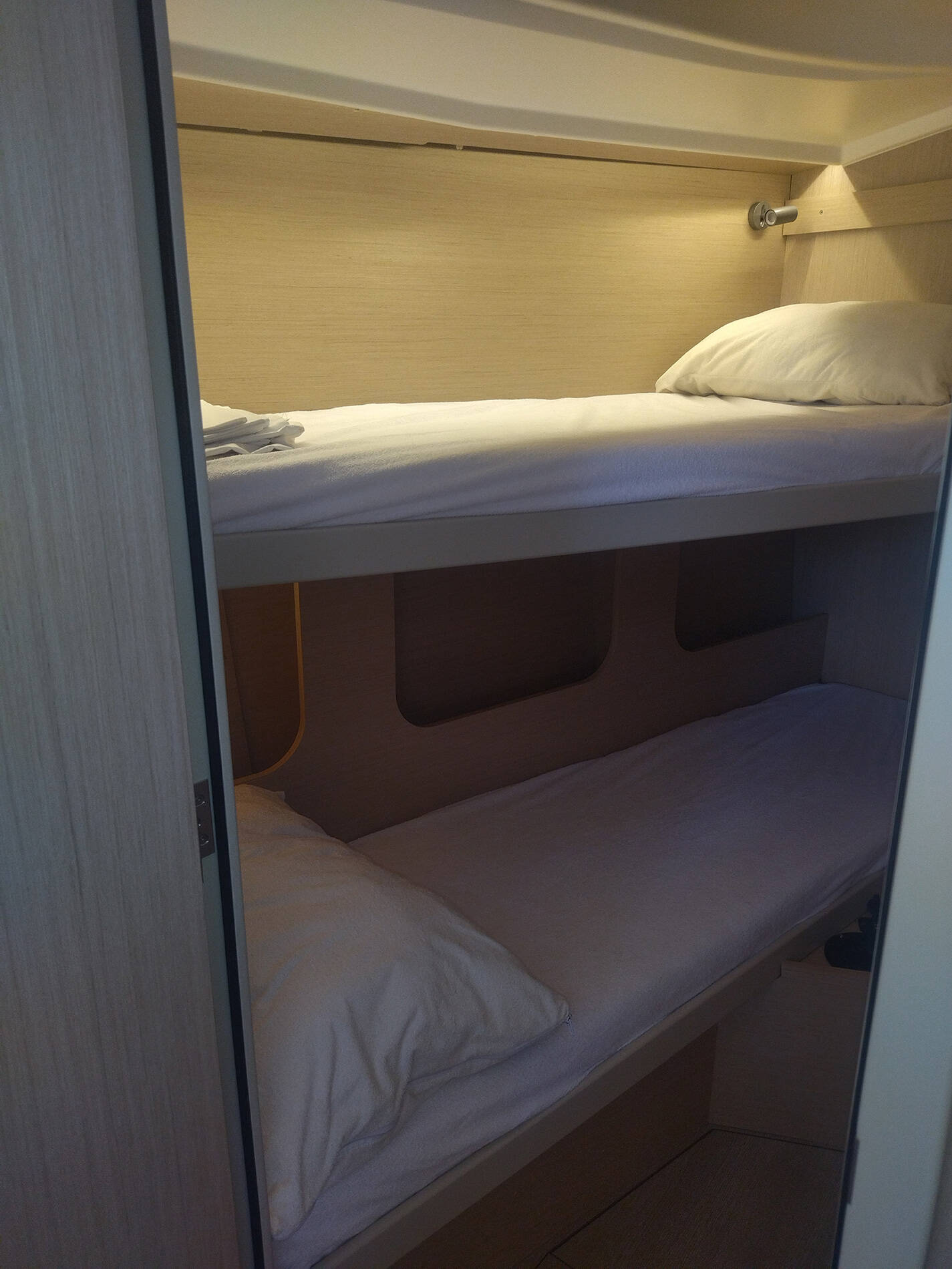 Oceanis 40.1  MAGNUM (Premium Specs: air condition, Electric WC, Inverter, Underwater lights)