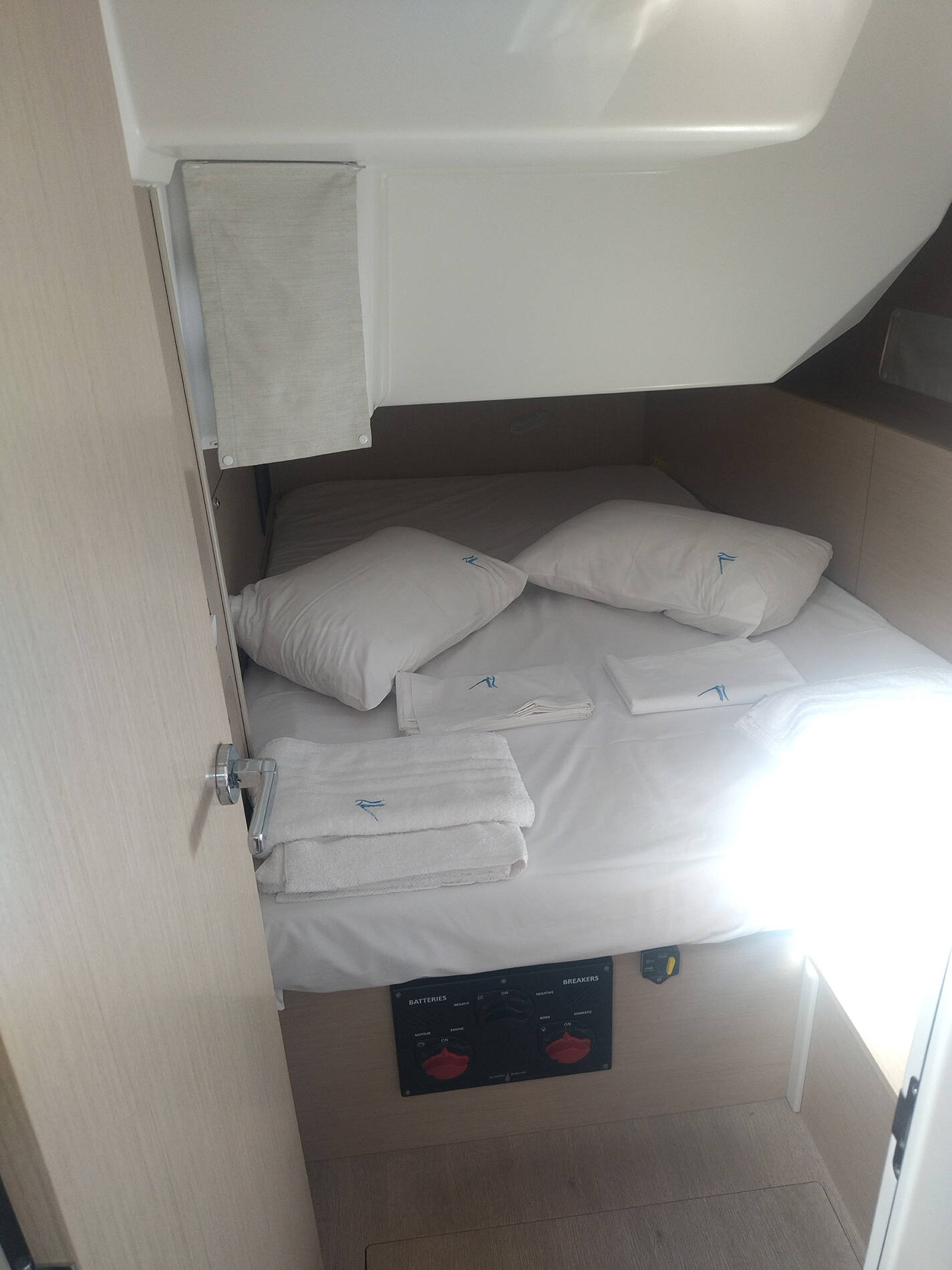Oceanis 40.1  MAGNUM (Premium Specs: air condition, Electric WC, Inverter, Underwater lights)