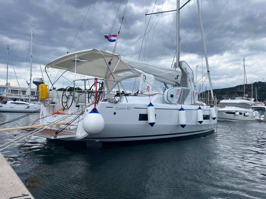 Oceanis 40.1 COSMIC DANCER