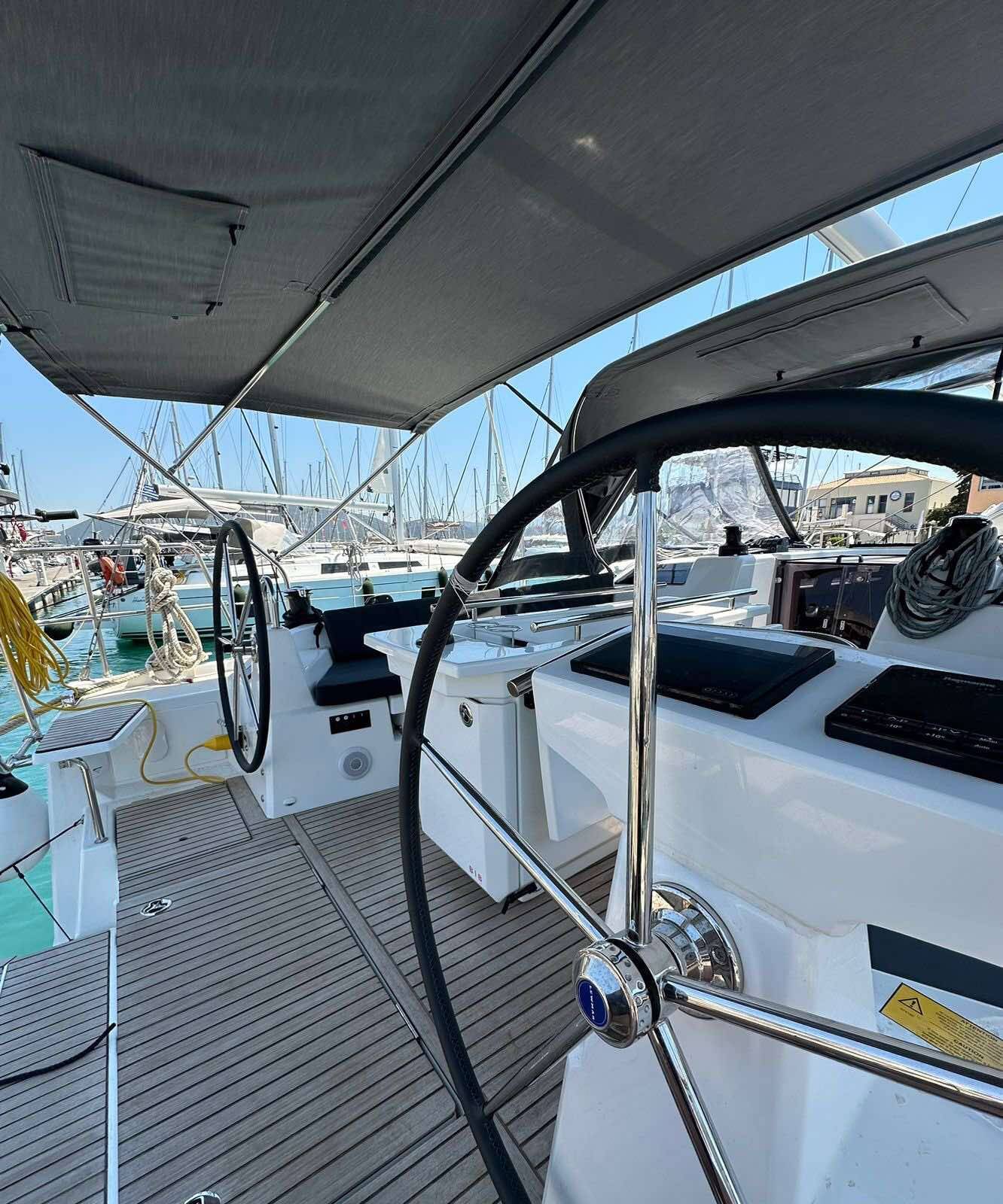 Oceanis 40.1  MONTEREY (bowthruster,inox gangway, solar panels, inverter, teak cockpit)