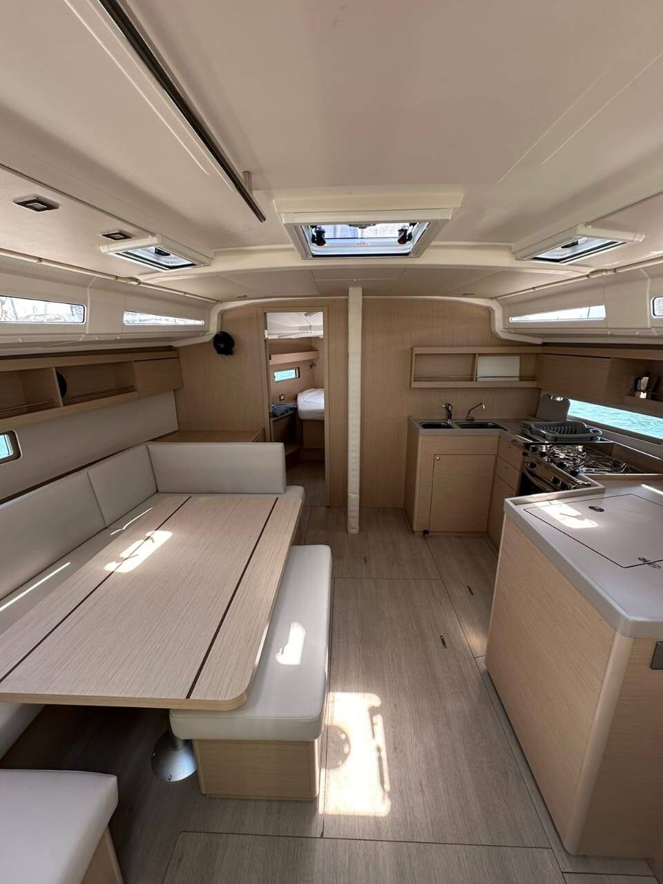 Oceanis 40.1  MONTEREY (bowthruster,inox gangway, solar panels, inverter, teak cockpit)