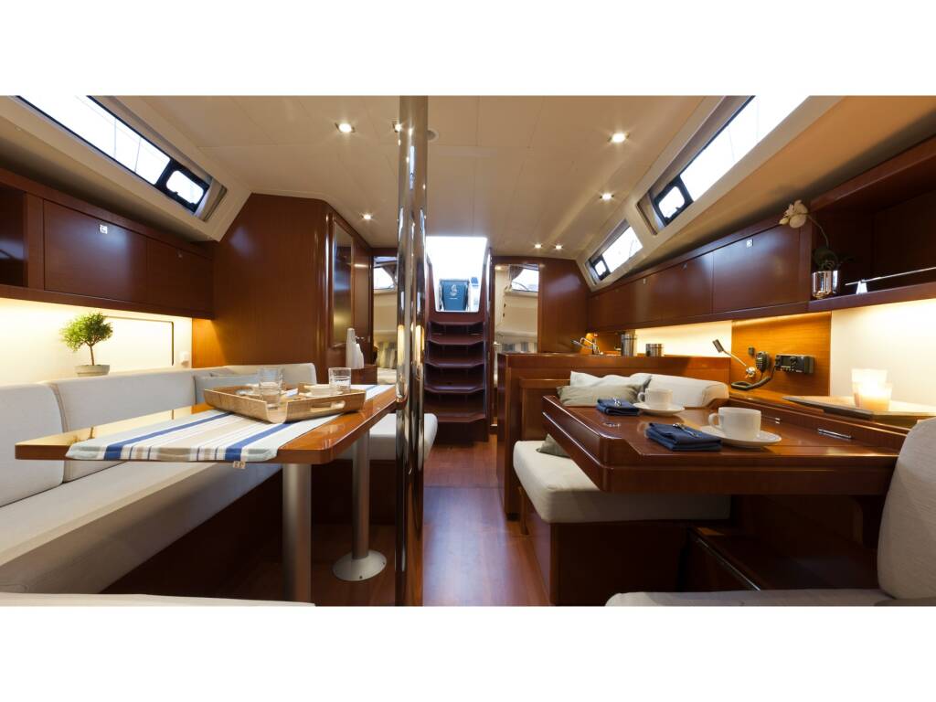 Oceanis 41 BELEZA - | AC | Bowthruster | Solar P