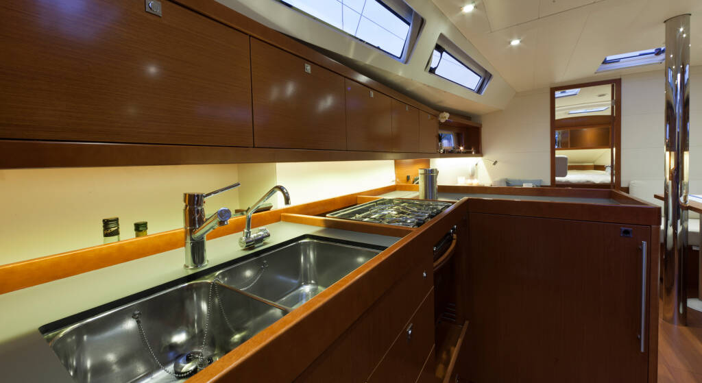 Oceanis 41 BELEZA - | AC | Bowthruster | Solar P