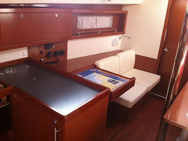 Oceanis 41 Slunicko