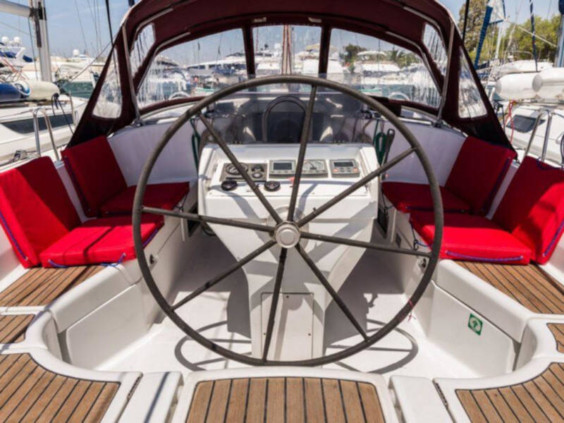 Oceanis 411 Clipper Simonetta (Bow Thruster, electric heads, Solar Panel)