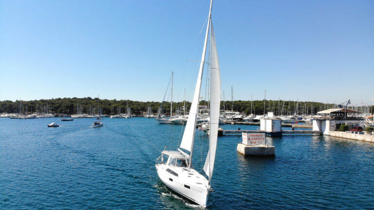 Oceanis 41.1 Pauline