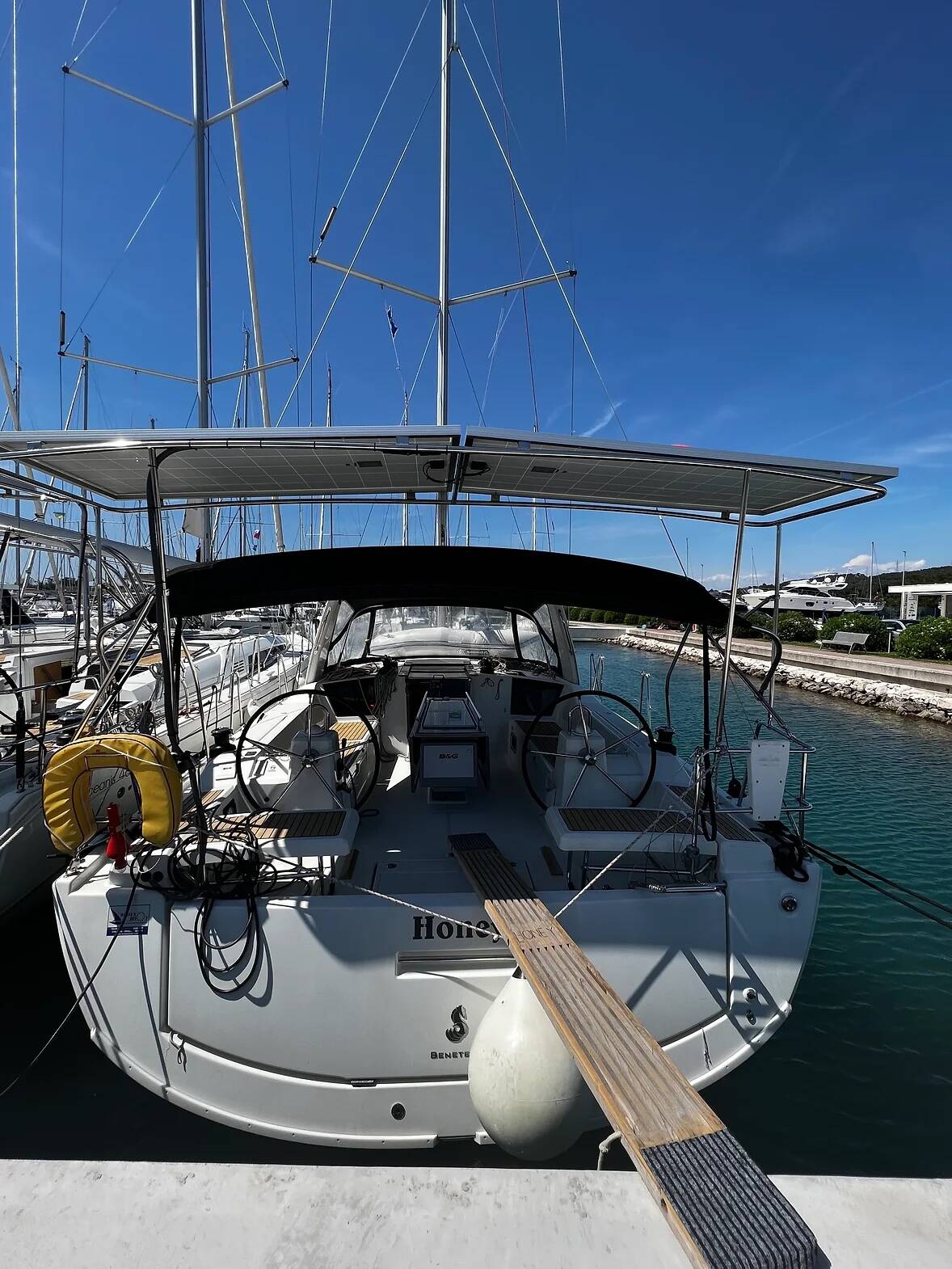 Oceanis 41.1 Honey