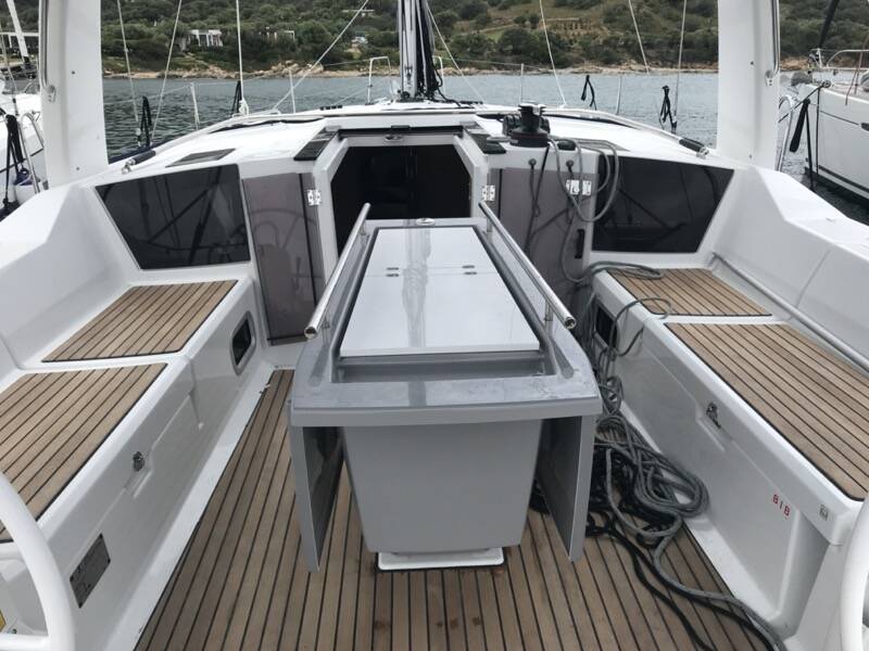Oceanis 41.1 Agena