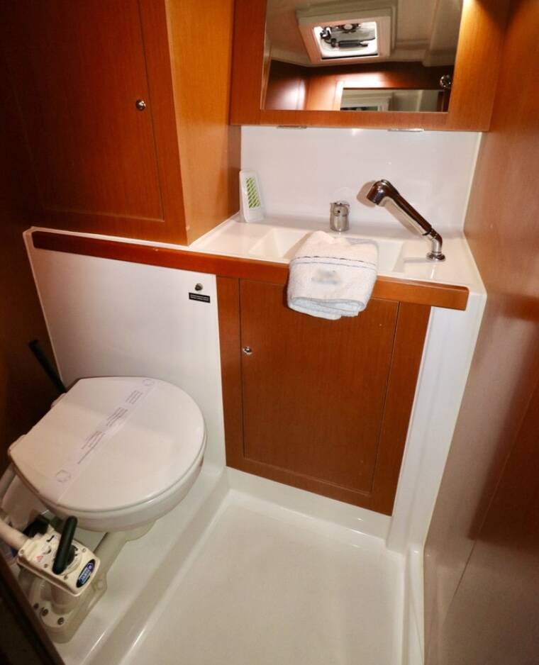 Oceanis 41.1 MALA NEVINA