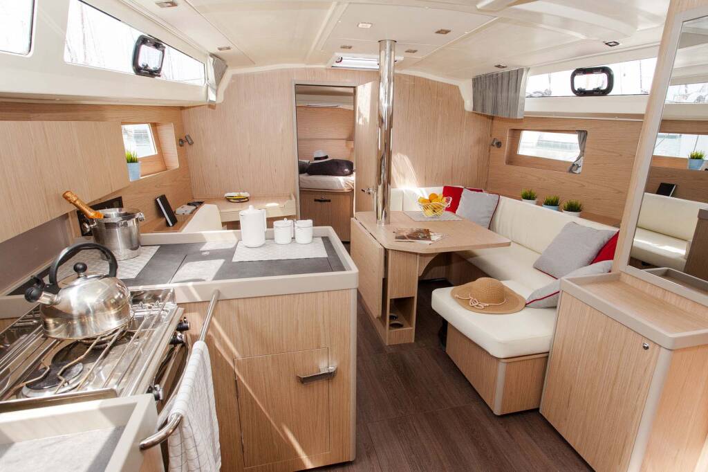 Oceanis 41.1 Rose Royce