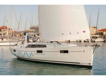 Oceanis 41.1 • Rose Royce