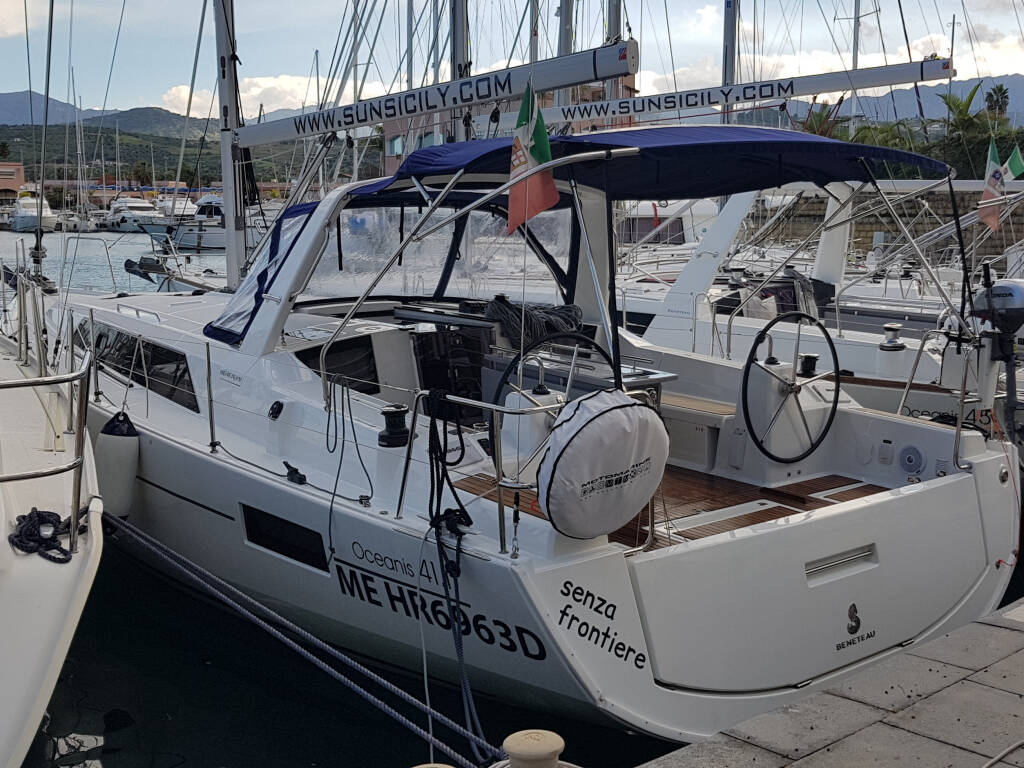 Oceanis 41.1 • Senza Frontiere