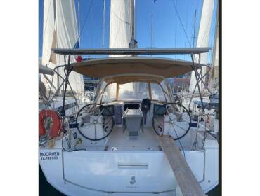 Oceanis 41.1 • Moorhen