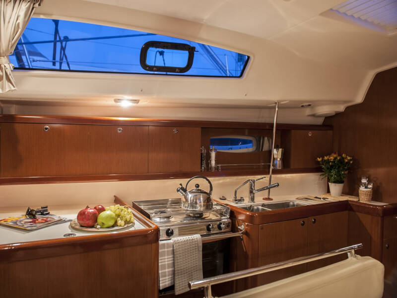 Oceanis 43 OASIS - | Bowthruster | Solar P 