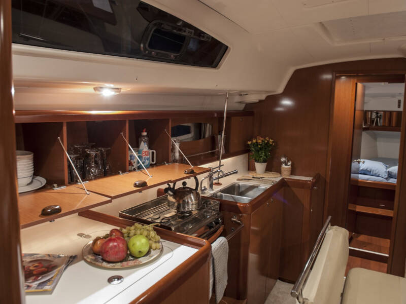 Oceanis 43 OASIS - | Bowthruster | Solar P 