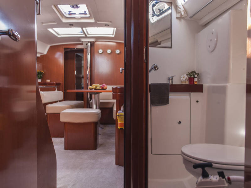 Oceanis 43 OASIS - | Bowthruster | Solar P 