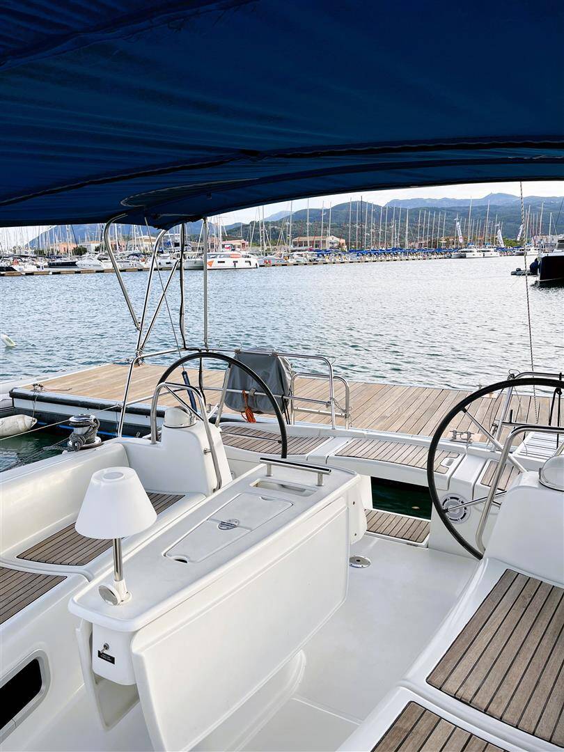 Oceanis 43+ Twins