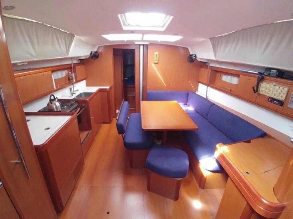 Oceanis 43 BELUGA REBUILT 218