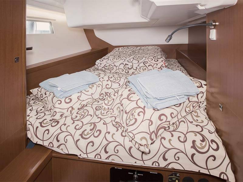 Oceanis 45, 3 cabins Rumba
