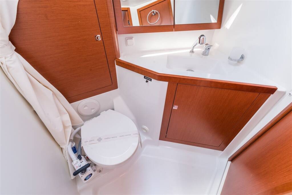 Oceanis 45 MOBULA ONE