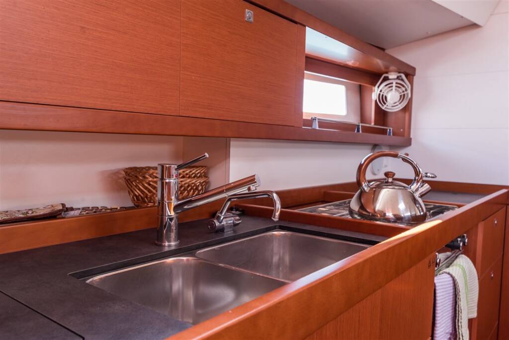Oceanis 45 MOBULA ONE