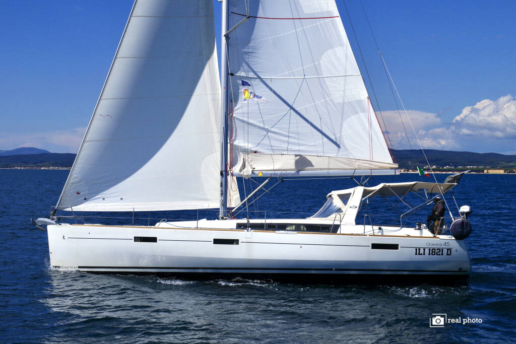 Oceanis 45 Gaia - Solar Panel