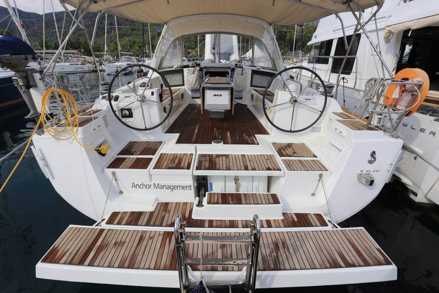 Oceanis 45 • Anchor Management