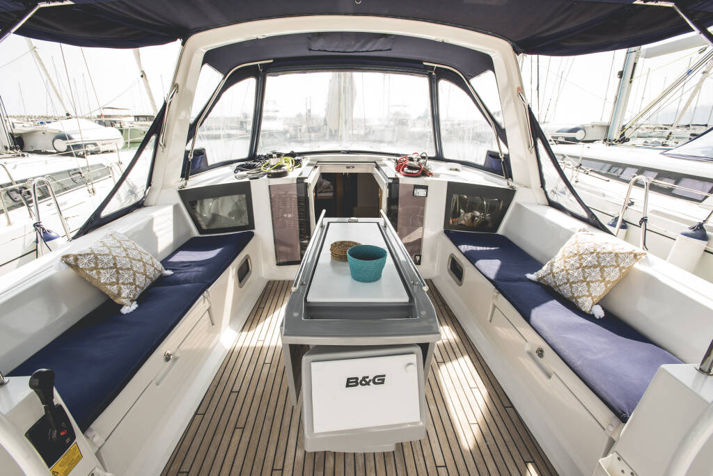 Oceanis 45 Ayther - Standard line