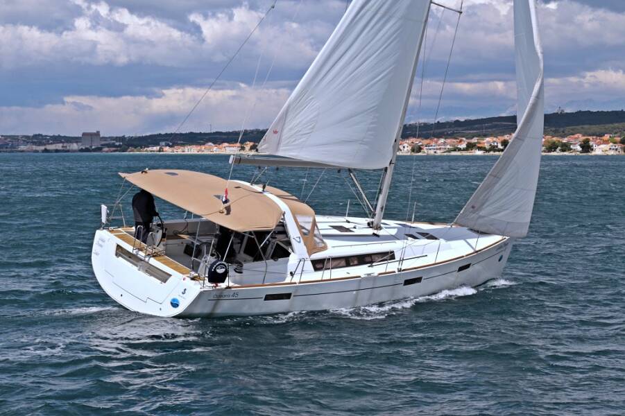 Oceanis 45 • Golden Dreams