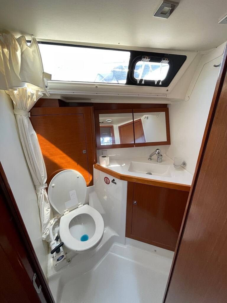 Oceanis 45 Golden Dreams