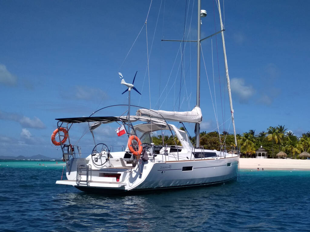 Oceanis 45 Dark Horse