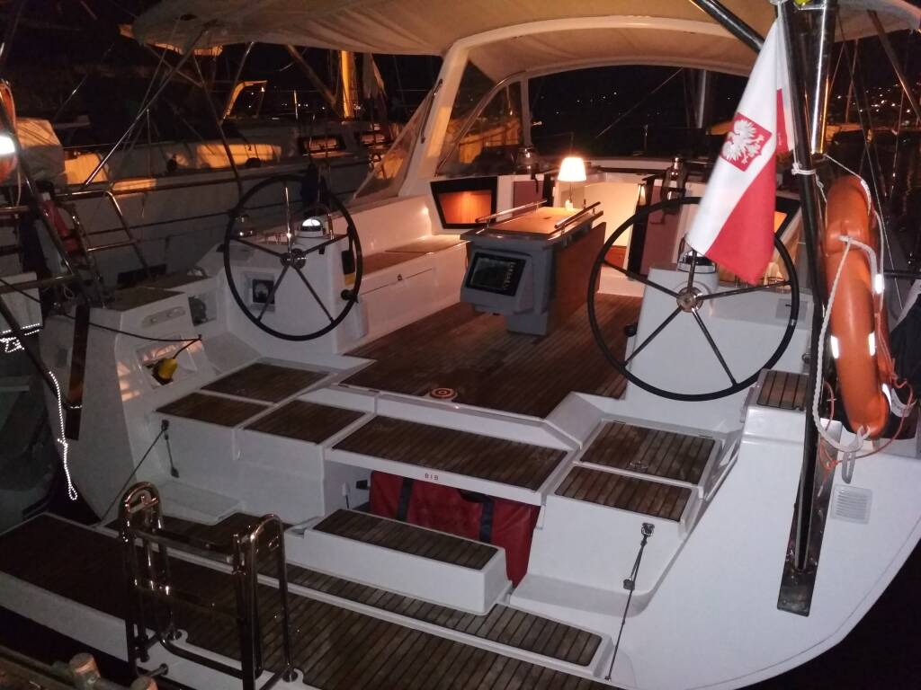 Oceanis 45 Dark Horse