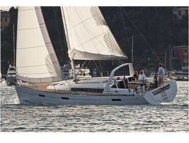 Oceanis 45 • Familia L