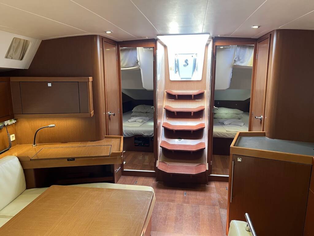 Oceanis 45 Beautiful love