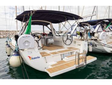 Oceanis 45 Asteria - Standard line