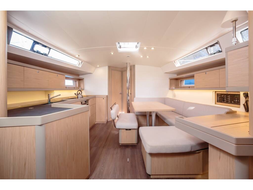 Oceanis 45 Asteria - Standard line