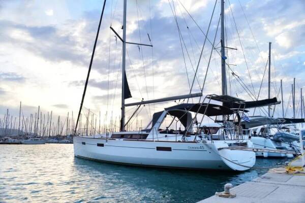 Oceanis 45 • Melinda