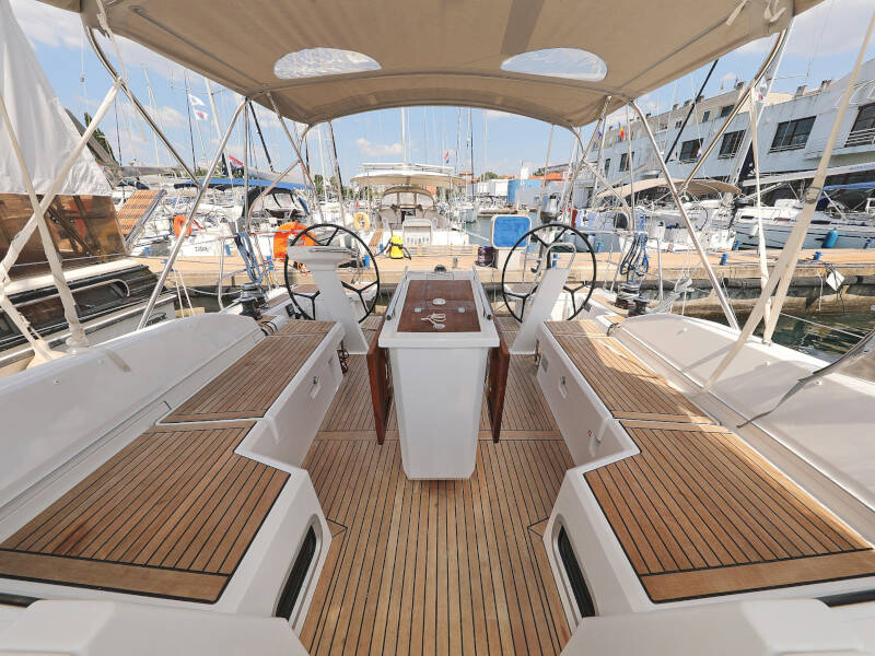 Oceanis 46.1 MR.WHITE 