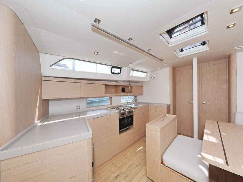 Oceanis 46.1 MR.WHITE 