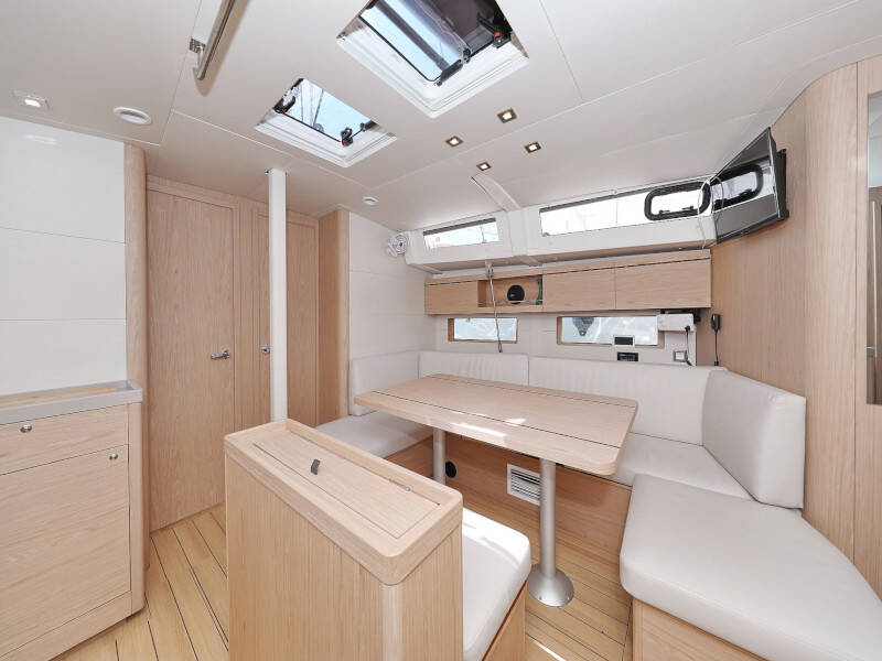 Oceanis 46.1 MR.WHITE 