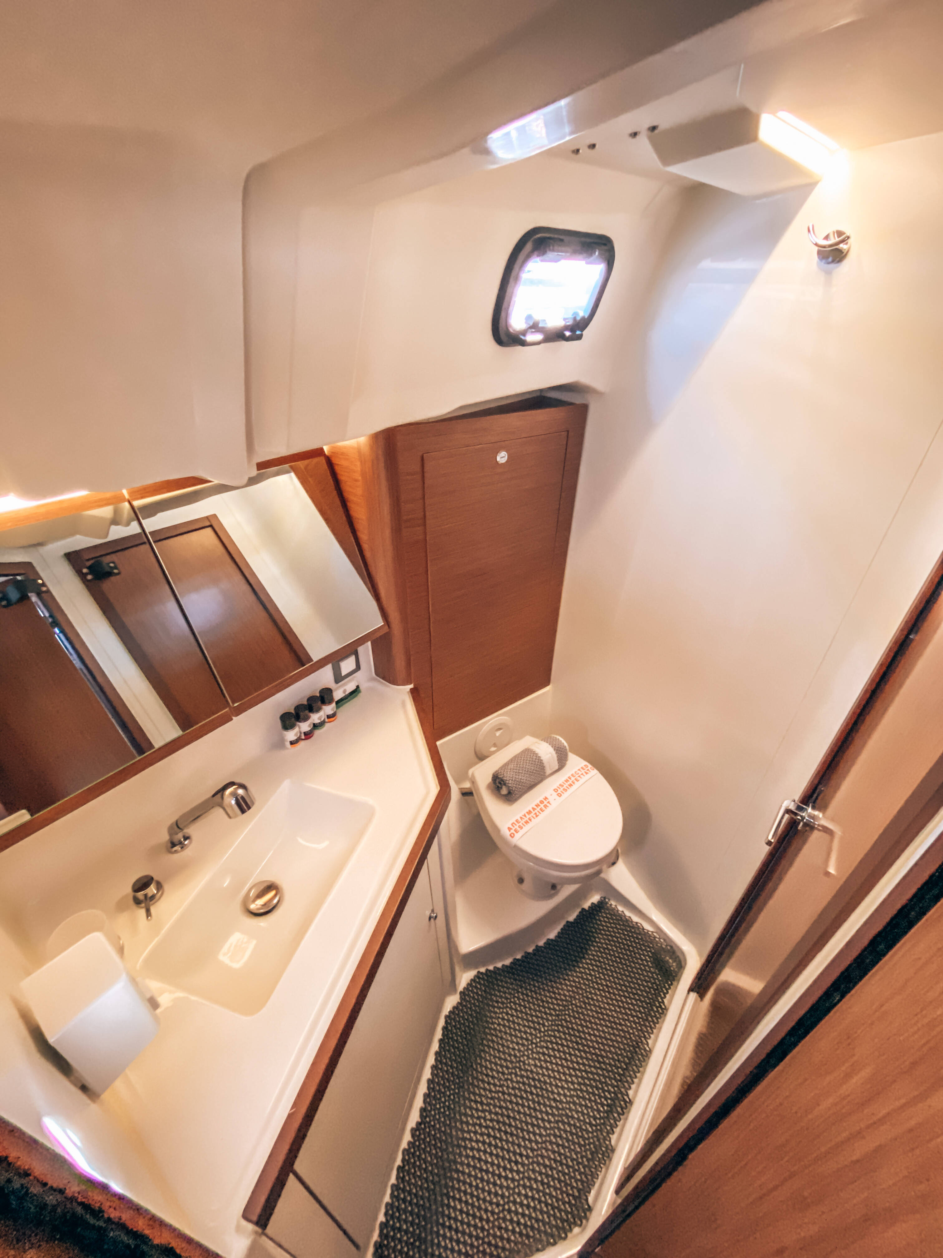 Oceanis 46.1 WHISPER