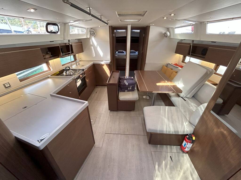 Oceanis 46.1  BUMBLEBEE