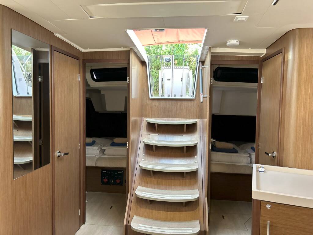 Oceanis 46.1  BUMBLEBEE