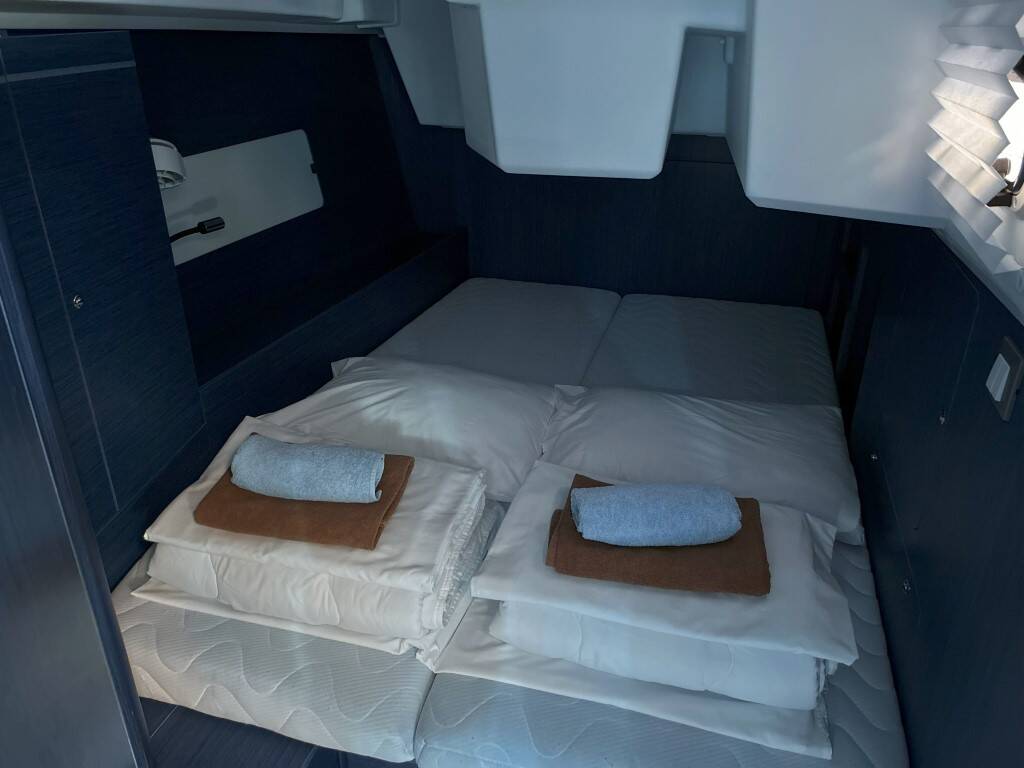 Oceanis 46.1  BUMBLEBEE