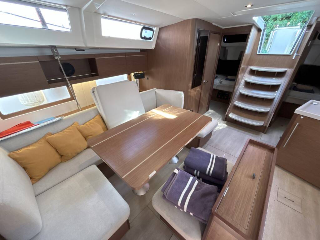 Oceanis 46.1  BUMBLEBEE