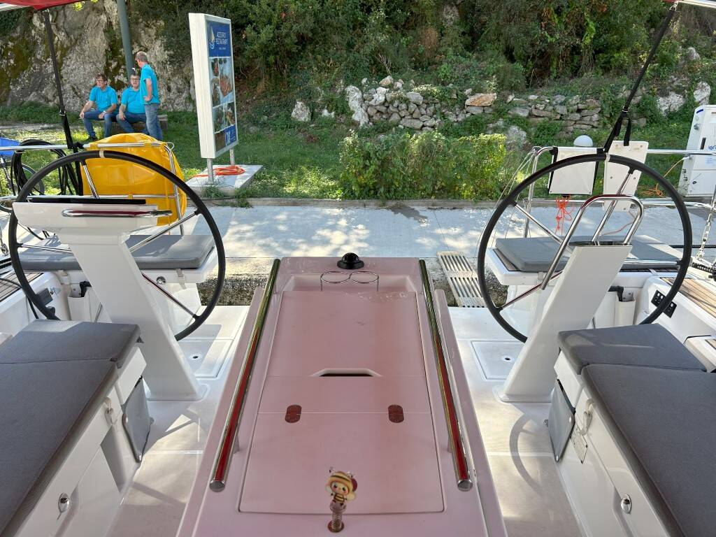 Oceanis 46.1  BUMBLEBEE