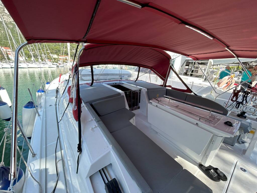 Oceanis 46.1  BUMBLEBEE